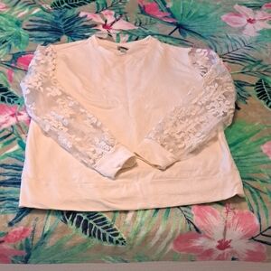 Elegant White Lace Sleeve Sweater